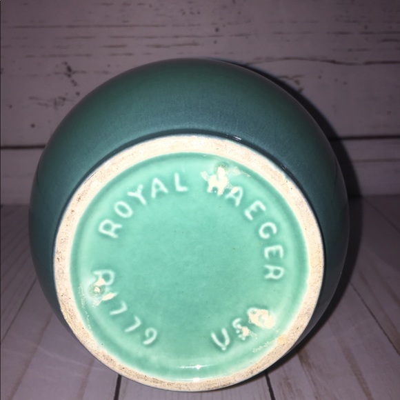 Vintage Royal Haeger Vase - Picture 4 of 5